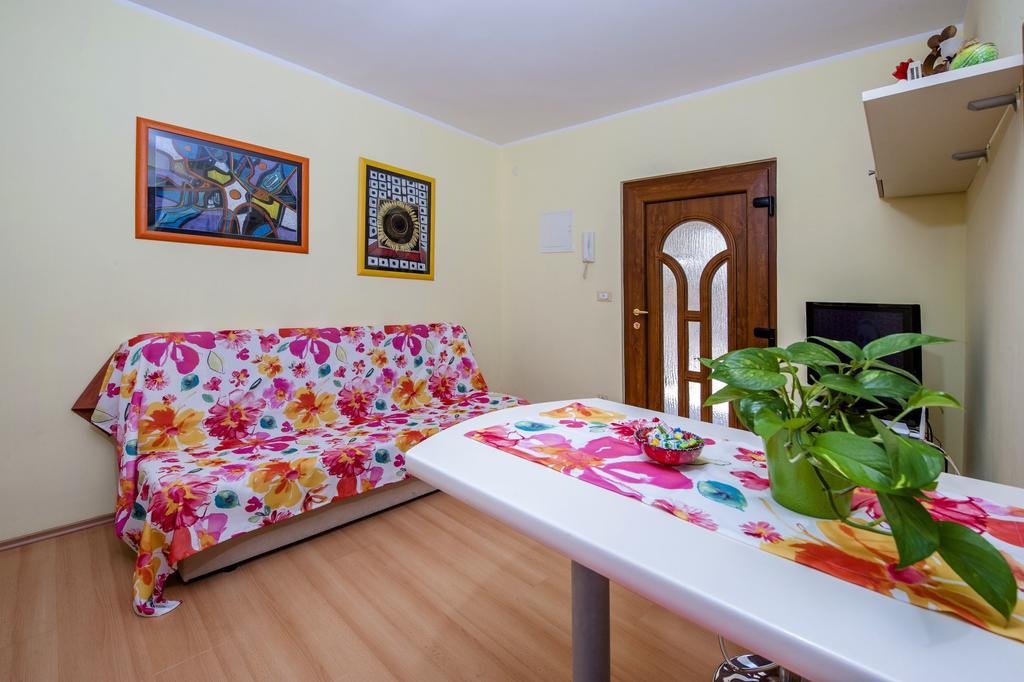 Apartment Karmen *