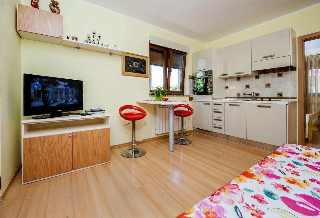 Apartment Karmen *